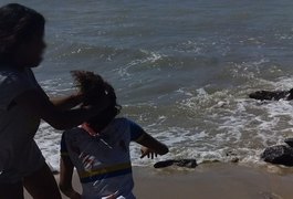 Adolescente morta e torturada na praia era agredida e ameaçada pela ex-namorada
