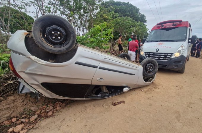 Motorista fica ferido após perder controle de carro e capotar na zona rural de Arapiraca