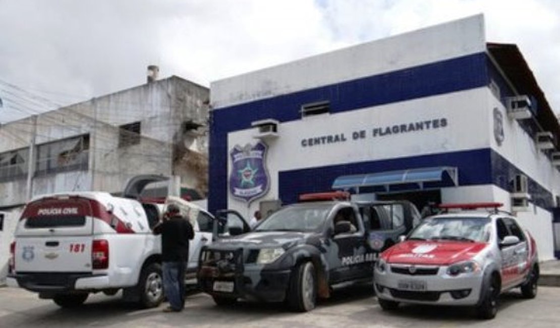 Mãe é presa por agressão após espancar filha de 9 anos com fio de energia em Maceió