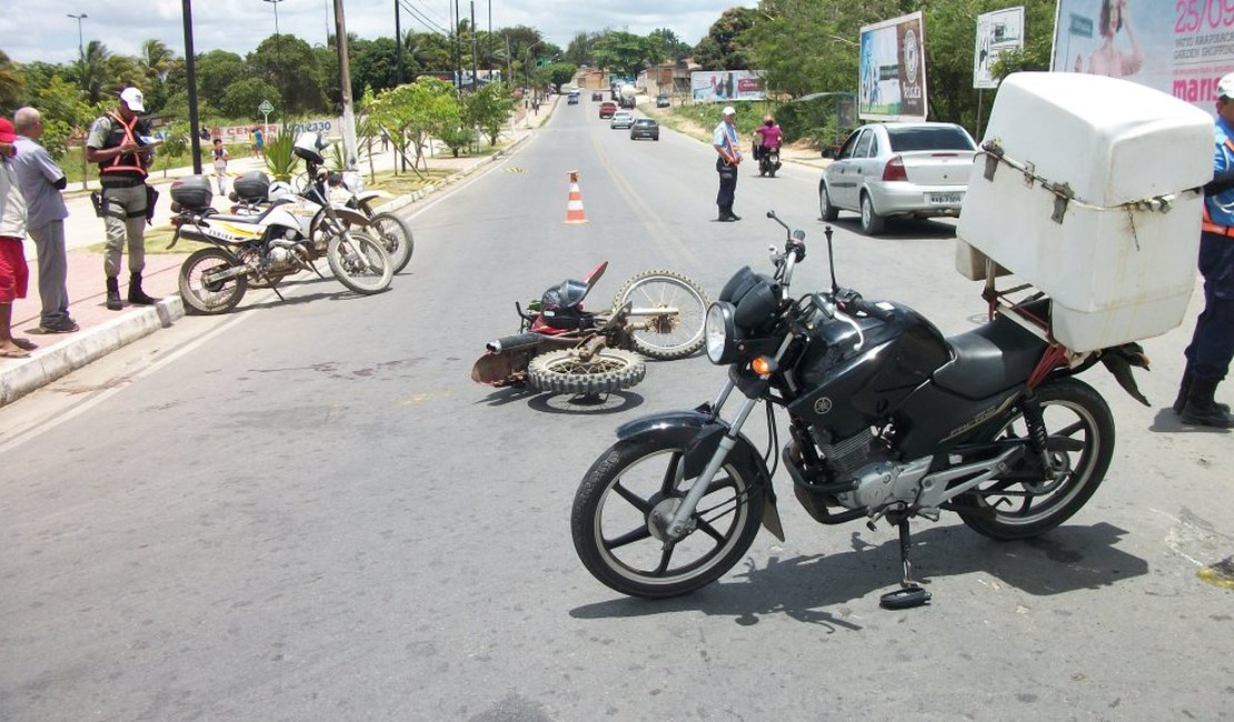 Acidente no Bosque das Arapiracas deixa motociclista ferido