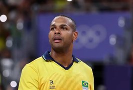 Leal anuncia aposentadoria da Seleção Brasileira de vôlei após eliminação em Paris