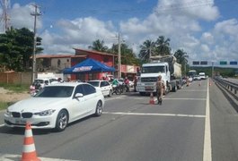 DER registra 42 autuações em duas horas de Operação Prévia Junina na AL-101 Sul