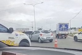 Engavetamento entre quatro veículos é registrado e deixa trânsito lento em Arapiraca