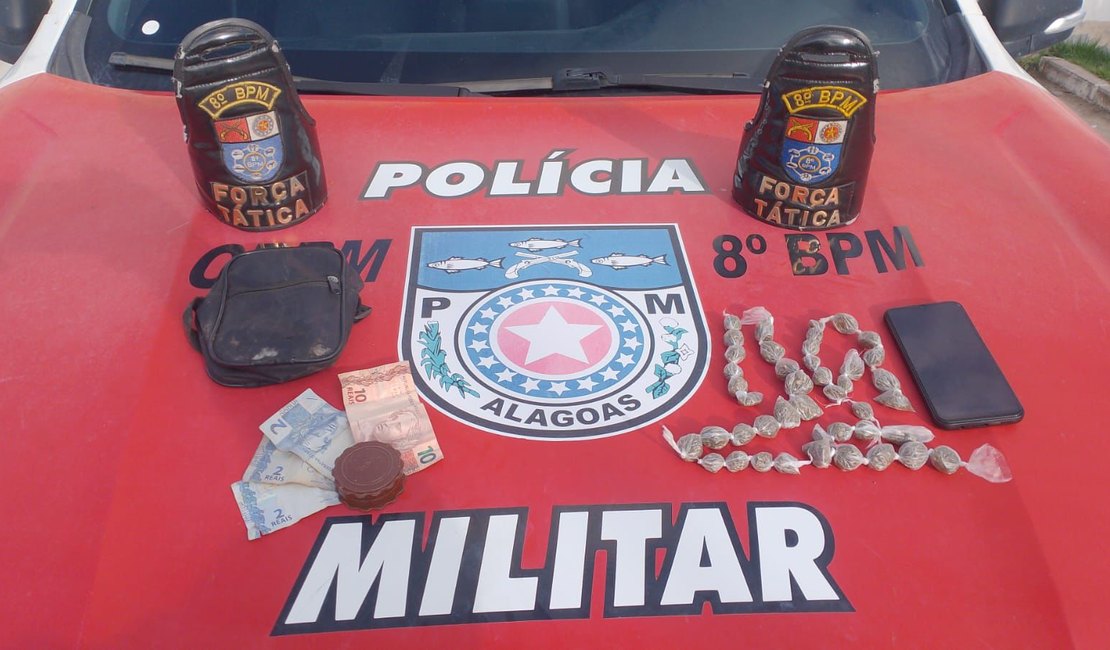 Força Tática do 8º BPM Prende Indivíduo por Tráfico de Drogas em Rio Largo