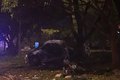 Porsche bate em árvore, pega fogo e duas pessoas morrem carbonizadas no interior de SP