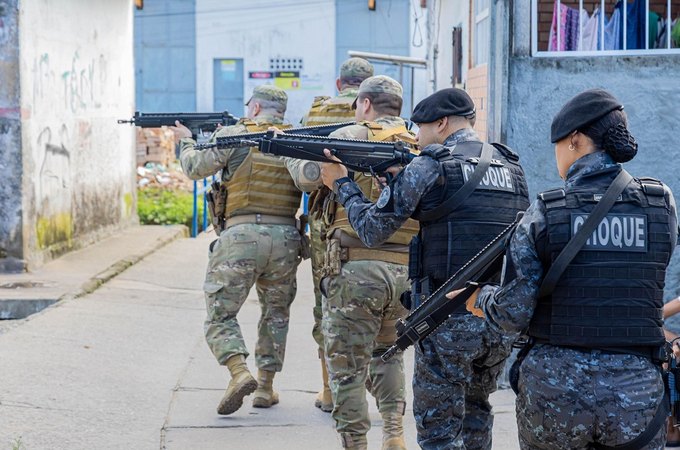 PM apreende mais de 44 quilos de drogas e 26 armas de fogo em Alagoas