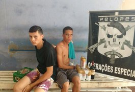 Dupla é presa suspeita de assaltar supermercado em Arapiraca