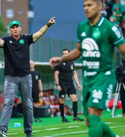 Chapecoense anuncia demissão do técnico Gilmar Dal Pozzo