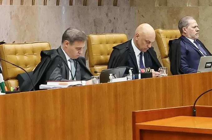 Moraes acusa Mendonça de querer incluir seu nome em delação de Vorcaro