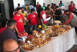 Associação de Proteção Veicular homenageia os pais com premiações e carreata, em Arapiraca