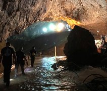 Todos são retirados de caverna após três dias de resgate na Tailândia