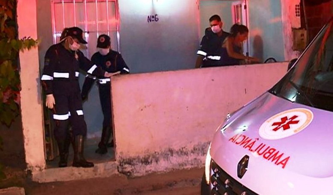 Casal morto em Ipioca dormia quando casa foi invadida por atiradores