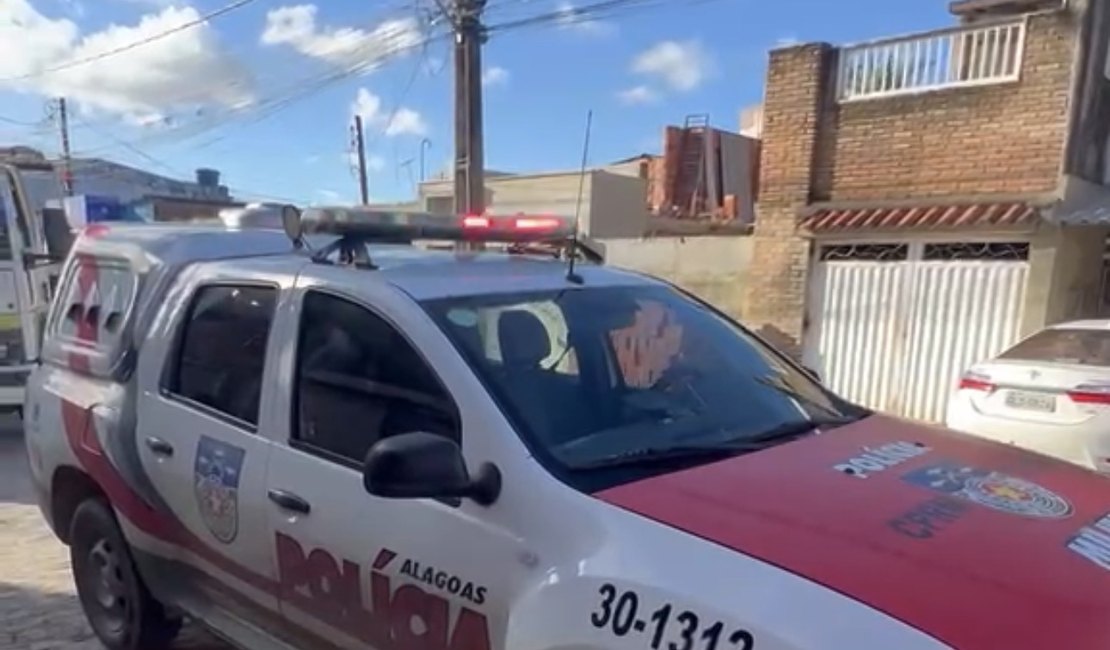 Motorista é baleado dentro de carro em Maceió; polícia apura possível ligação com tráfico de drogas