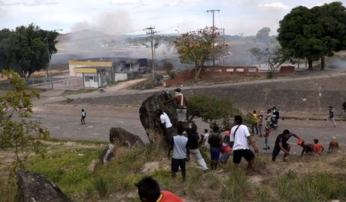 Brasil define com Venezuela retirada de brasileiros da fronteira