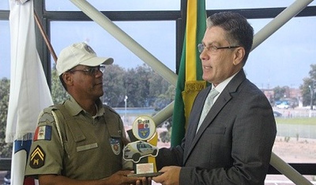 Detran homenageia Batalhão de Policiamento de Trânsito do Estado