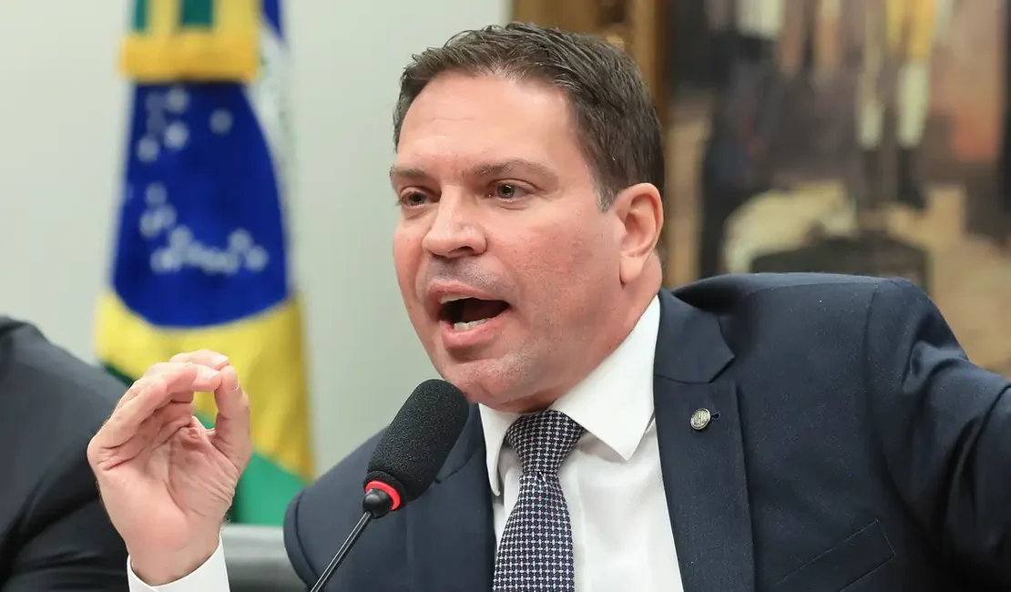 Moraes pede aos Estados Unidos extradição de Ramagem