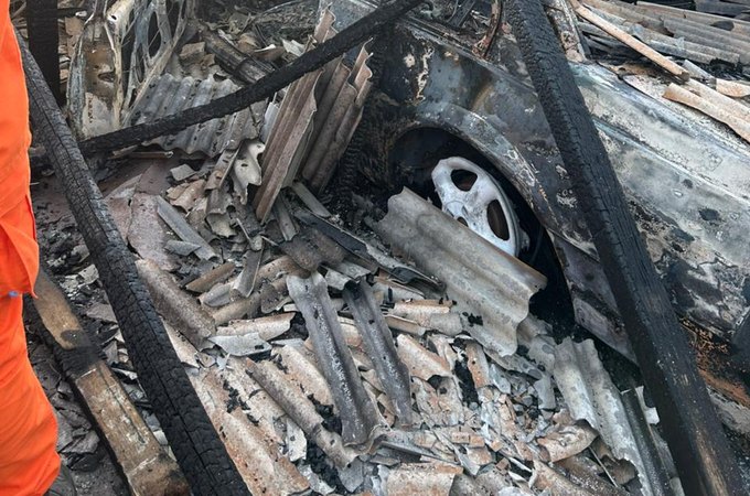 Incêndio tem início em carro na garagem e deixa residência em chamas, em Palmeira dos Índios