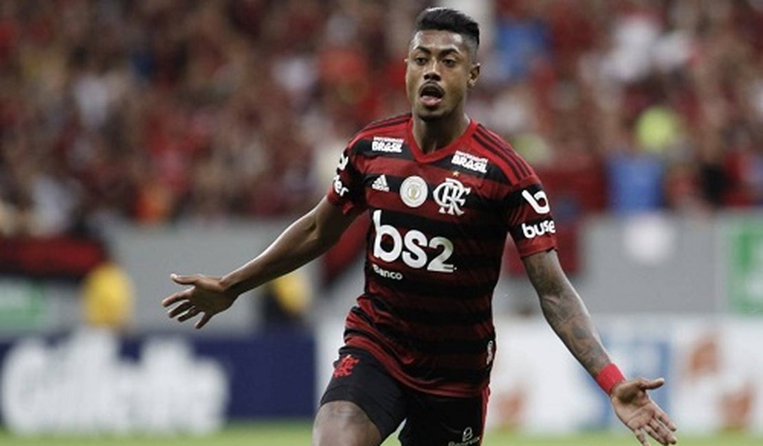 De goleada, Flamengo derruba Corinthians no Maracanã