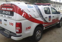 Dupla armada assalta clientes e funcionário de bar no bairro Canafístula em Arapiraca