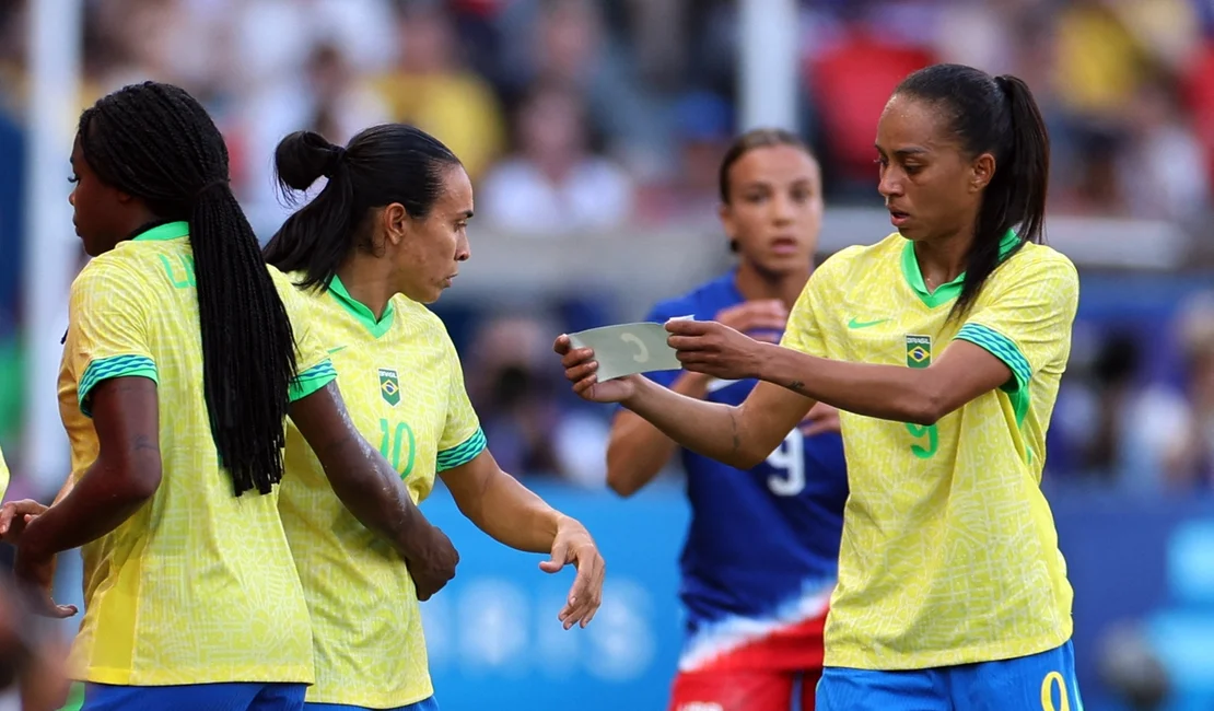 Brasil perde para os EUA e fica com a prata no futebol feminino em Paris