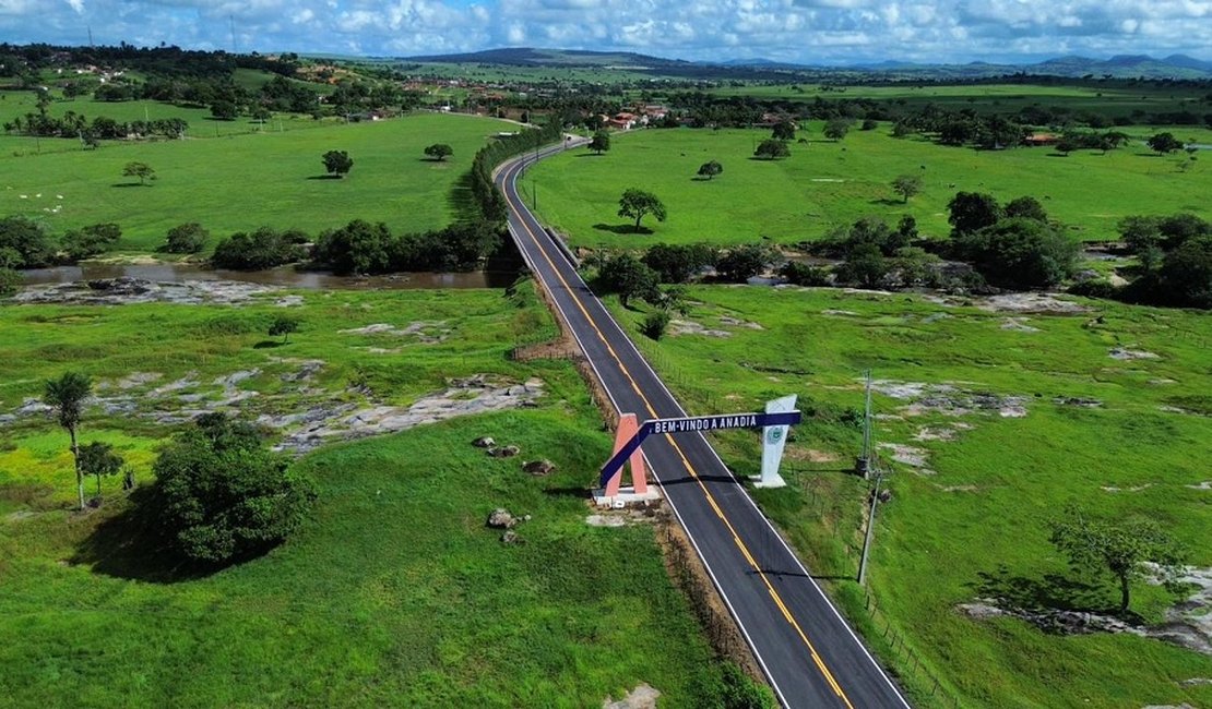Governo de Alagoas entrega restauração da AL-105 em julho