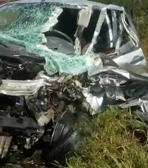 Acidente de carro deixa vítima fatal em Estrela de Alagoas
