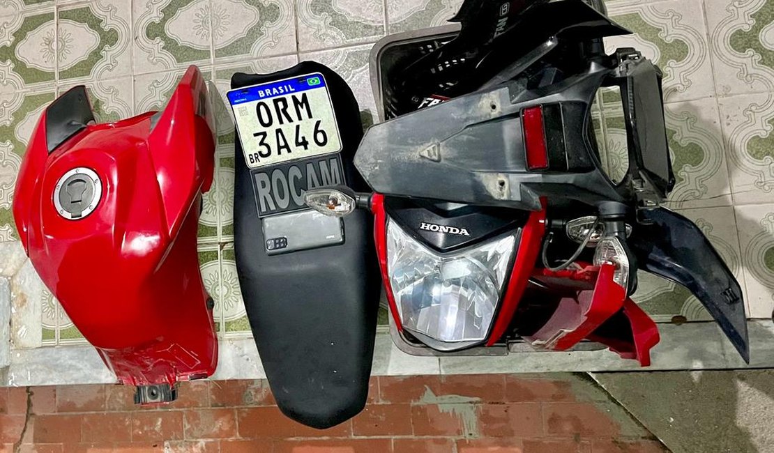 Motocicleta é alvo de desmanche após roubo e jovem é preso em Arapiraca
