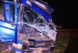 Acidente com ônibus da cantora e mais quatro veículos deixa 23 feridos