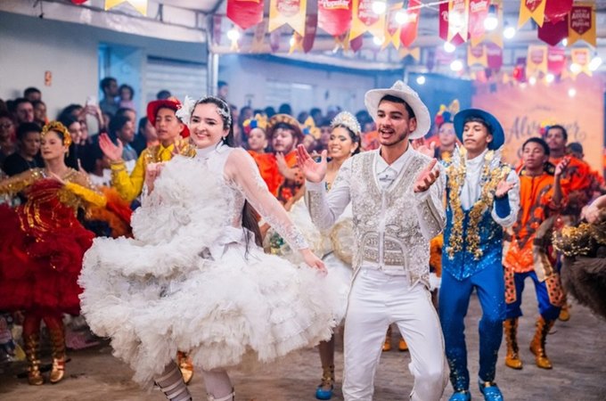 Arraiá Cavacultura reúne tradição, música e quadrilhas em noite de celebração em Arapiraca