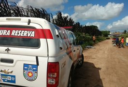 Corpo de jovem morto a tiros é encontrado no bairro Itapoã, em Arapiraca