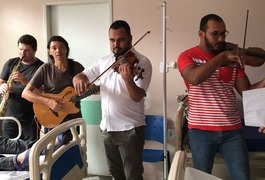 Emoção marca apresentação de orquestra de violinos para pacientes do Hospital Regional de Arapiraca