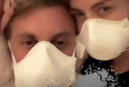 Na Califórnia, Huck e Angélica usam máscaras para se proteger de fumaça