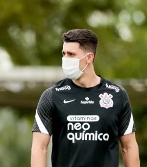 Corinthians decide rescindir contrato de jogador após fala racista