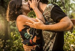 Miguel e Olívia se beijam pela primeira vez