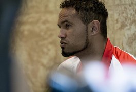 Goleiro Bruno acerta com time do Acre que tem 4 investigados por estupro