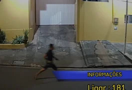 Assista: Em vídeo, assassino persegue e mata morador de rua em Maceió