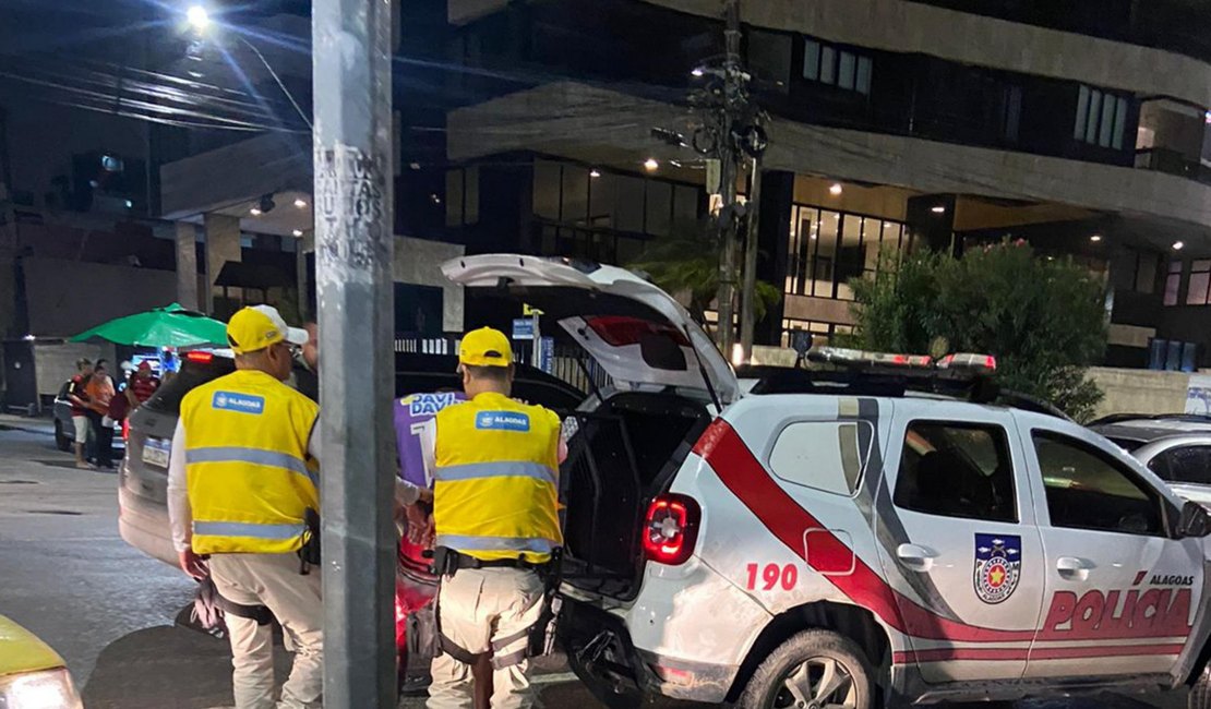 Ronda no Bairro detém suspeito de agressão contra artista de rua, na orla de Maceió