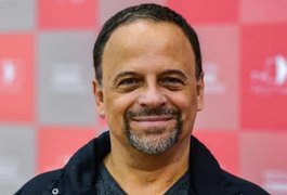 Impedido de exercer profissão por causa da pandemia, ator Marcos Breda vira astrólogo