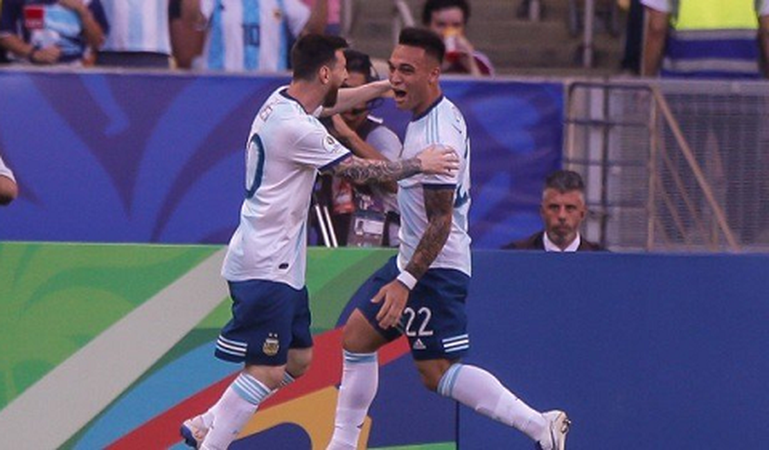 Por 2 a 0, Argentina bate a Venezuela e será adversária do Brasil na terça