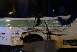 Acidente entre transporte complementar e VLT deixa feridos no bairro da Levada