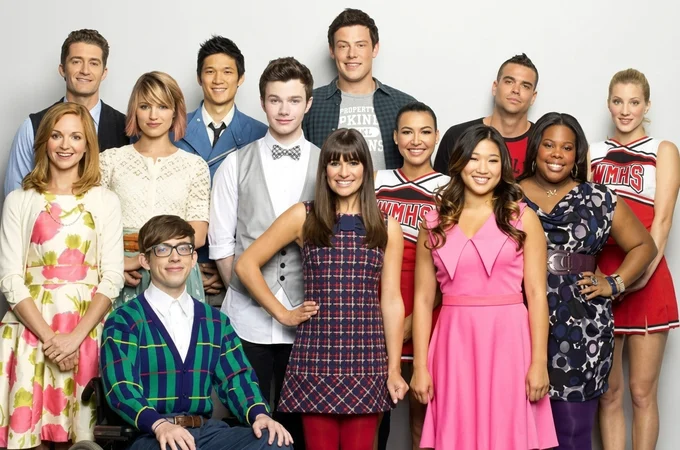 Glee: Ryan Murphy diz que roteiro do reboot está pronto e elenco original está animado