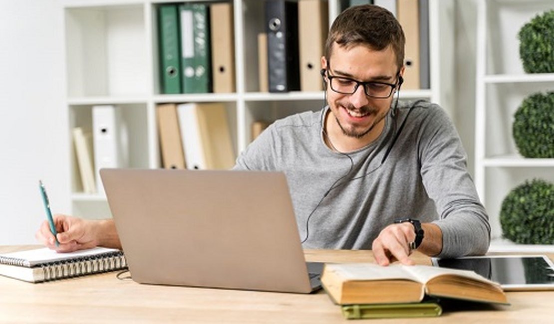 Com a aprovação do MEC, estudantes poderão ter aulas nas férias e aos sábados