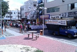 Professores protestam e cobram reajuste salarial, em Arapiraca