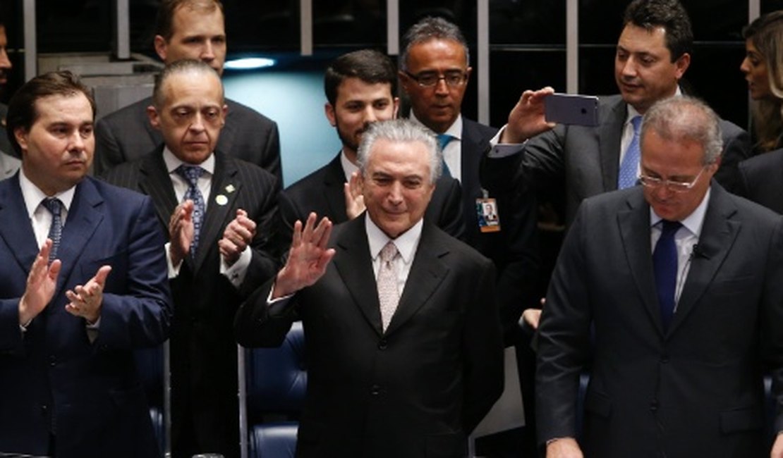 Após cerimônia, Temer é empossado presidente da República