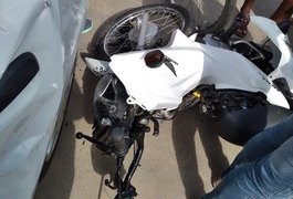Colisão entre moto e carro deixa motociclista ferido em São Miguel dos Campos