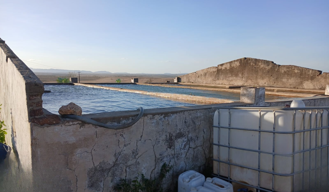 Operação descobre fraude que desviava 146 mil litros de água no Sertão alagoano