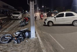 Entregador de lanches fica ferido após colidir motocicleta contra carro, em Arapiraca