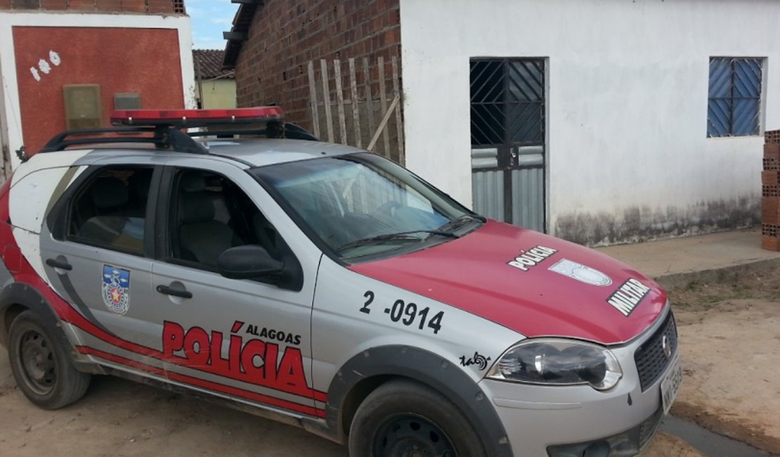 Jovem envolvido em suposto tráfico de drogas é executado dentro de casa em Arapiraca