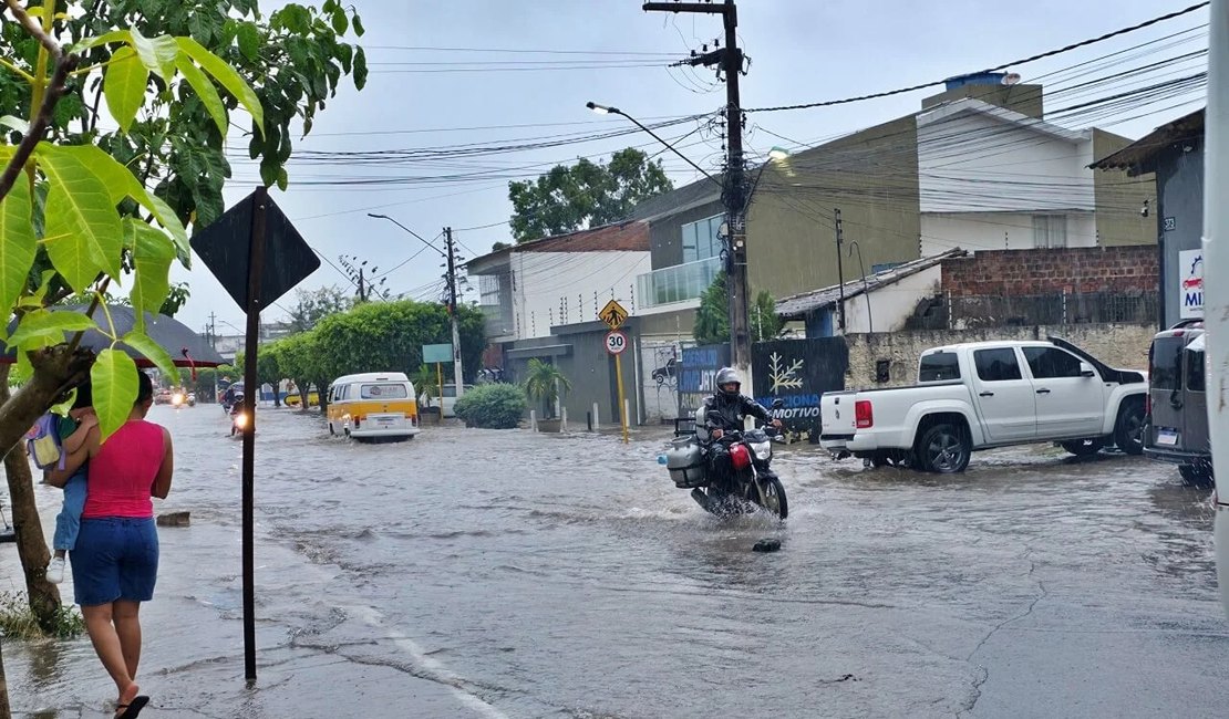 São Miguel dos Campos registra pontos de alagamento em decorrência das chuvas