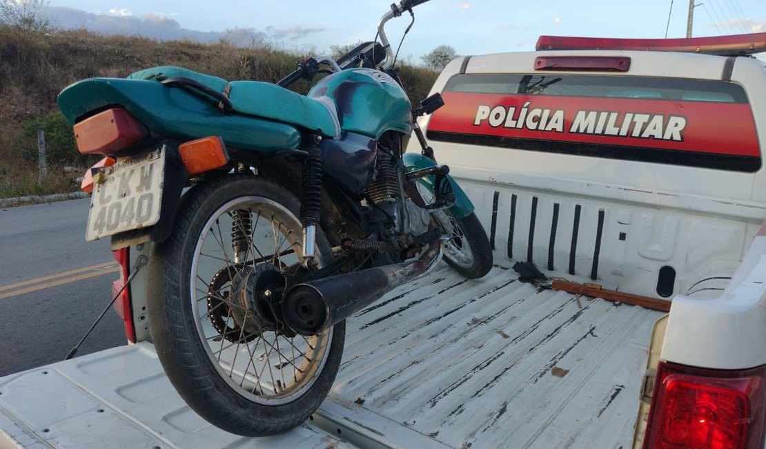 Homem é preso após ser flagrado com moto roubada, no Sertão de Alagoas
